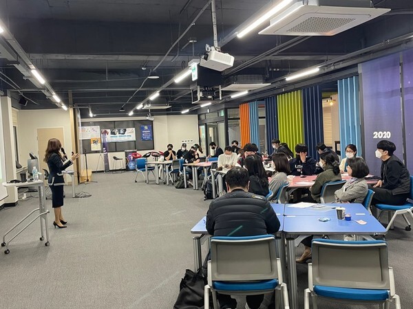 사진: 교육에 참여 중인 소셜벤처 참가자들 [제공 = 대전창조경제혁신센터]