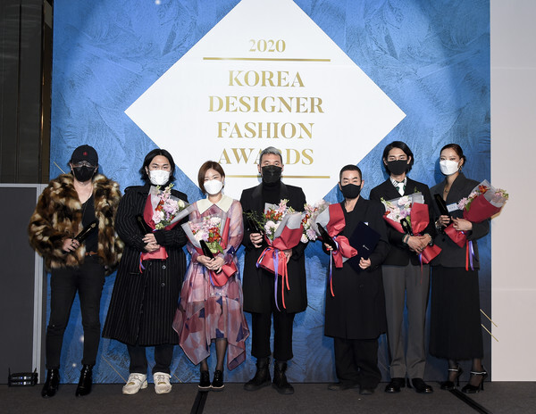 사진: '2020 한국디자이너패션 어워즈' 현장 [제공 = 어썸크레이티브]