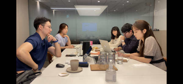 사진: '세대차이 해우소',  (좌측부터) 김종찬(팀 대표), 박수현(팀원), 백장미(팀원), 권용식(팀원), 박혜강(팀원) [제공 = 서울디지털재단]