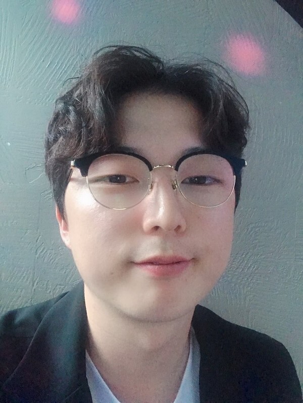 사진: 임강유 시인 [출처 = 임강유]