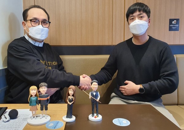 사진: 재능아지트 '박상준' 대표(좌측)와 제이컴퍼니 '조민우' 대표(우측) [제공 = 재능아지트]