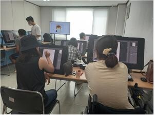 사진: 2020년 청년장애인웹툰아카데미 수업 현장 [제공 = 한국만화영상진흥원]