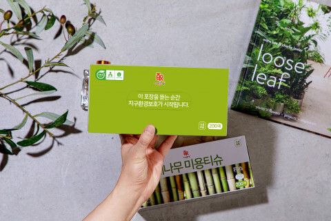 헬씨티슈가 제품 대나무미용티슈로 친환경표지 인증을 획득했다. [사진 제공 = 헬씨티슈]