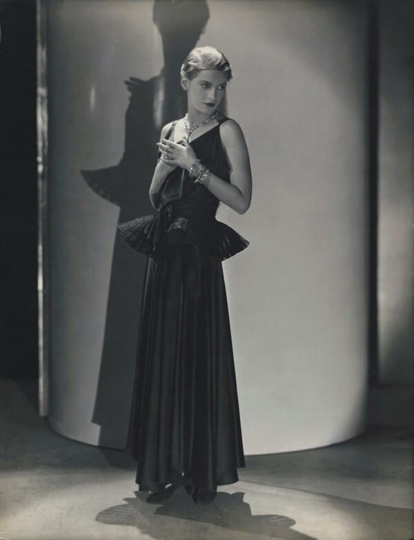 사진: George Hoyningen – Huene, Lee Miller for Vogue, May 1931, Source: Vogue. [사진 제공 = 아트램프]
