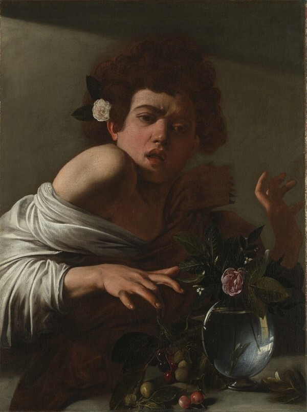 작품 속 남성을 다소 여성스럽게 표현하여 카라바조가 동성애자라는 설이 있다.  | Caravaggio, Boy Bitten by a Lizard, 1593–1594, National Portrait Gallery
